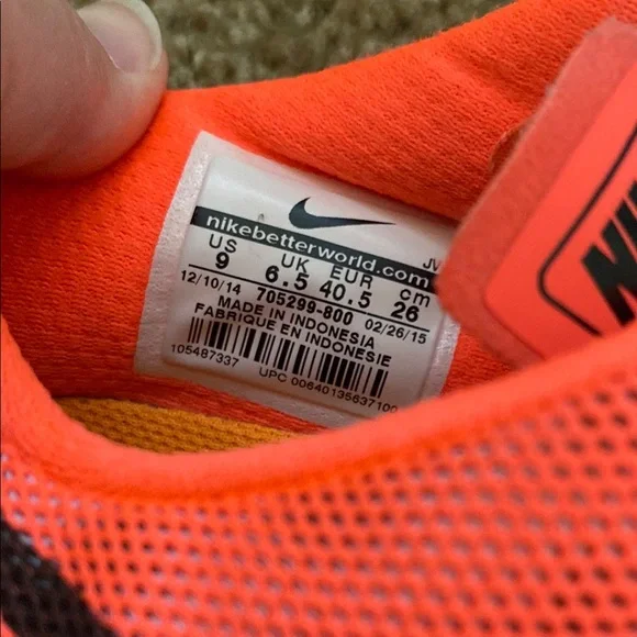 Nike Fury Sneakers size 9 - Picture 5 of 7